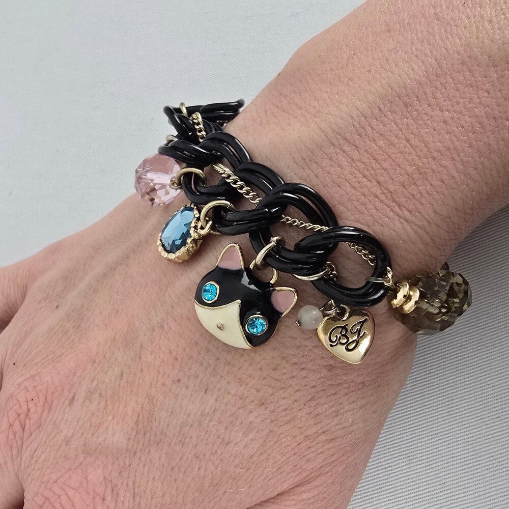 Betsey Johnson Bracelet Cat Charm Heart Crystal Gold Tone Stretch